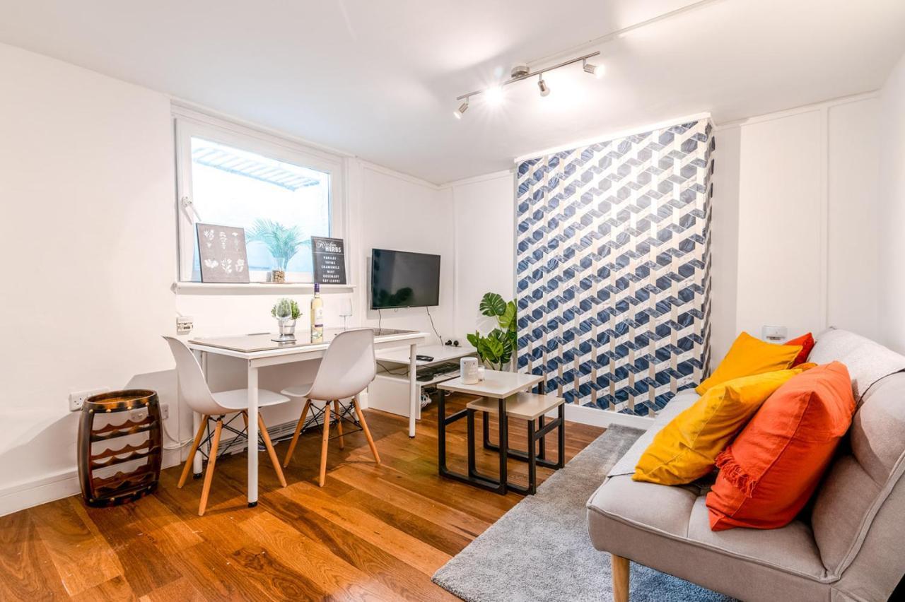 Modern One Bedroom Apartments In Brighton Exterior photo
